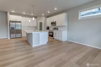 18318 37th Avenue Ct E, Tacoma, WA 98446 - Photo 5