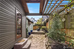 2459 24th Ave E, Seattle, WA 98112 - Photo 21