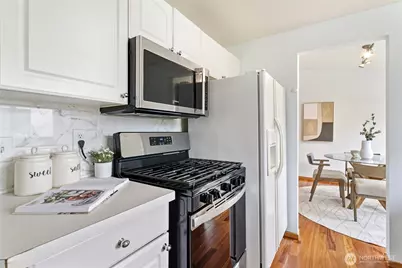 23217 NE 10th Place, Sammamish, WA 98074 - Photo 11