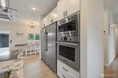 4503 Sunset Drive W, University Place, WA 98466 - Photo 5