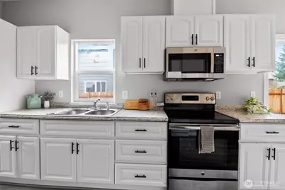 2415 Cedar Street #A, Everett, WA 98201 - Photo 11