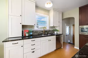 819 K Ave, Anacortes, WA 98221 - Photo 13