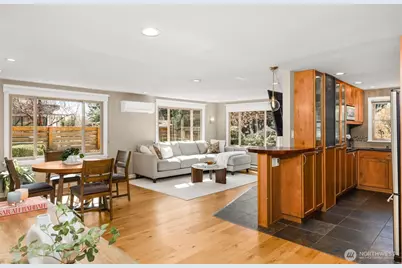 9102 12th Avenue NE, Seattle, WA 98115 - Photo 7