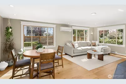 9102 12th Avenue NE, Seattle, WA 98115 - Photo 3