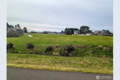 572 Puffin Avenue NE, Ocean Shores, WA 98569 - Photo 5