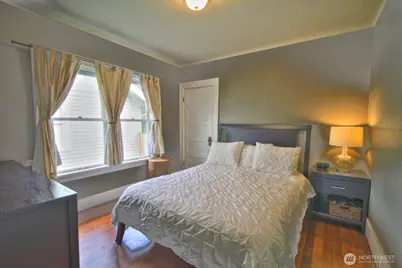 5718 29th Avenue NE, Seattle, WA 98105 - Photo 9