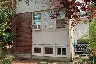 4053 NE 55th St, Seattle, WA 98105 - Photo 3