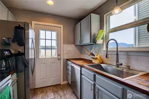 1812 N 30th St, Mount Vernon, WA 98273 - Photo 9