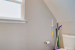 1812 N 30th St, Mount Vernon, WA 98273 - Photo 11