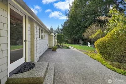 9420 NE Eric Avenue, Bainbridge Island, WA 98110 - Photo 25