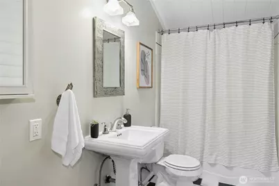 9420 NE Eric Avenue, Bainbridge Island, WA 98110 - Photo 19