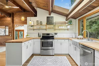 9420 NE Eric Avenue, Bainbridge Island, WA 98110 - Photo 7