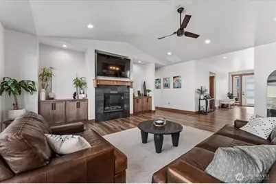 2637 Patriot Way SE, East Wenatchee, WA 98802 - Photo 7