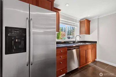 14010 NE 181st Place #C102, Woodinville, WA 98072 - Photo 9