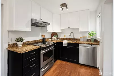 4402 31st Avenue W, Seattle, WA 98199 - Photo 5