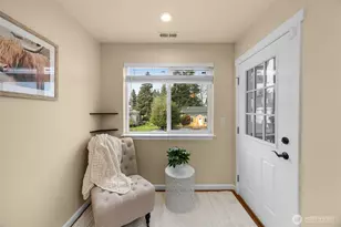 10250 17th Ave SW, Seattle, WA 98146 - Photo 9