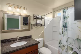 10250 17th Ave SW, Seattle, WA 98146 - Photo 15