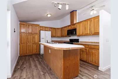 1051 E Crestview Drive, Shelton, WA 98584 - Photo 7