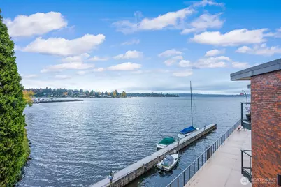 5535 Lake Washington Boulevard NE #302, Kirkland, WA 98033 - Photo 1