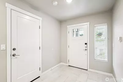 2002 101st Avenue SE #2, Lake Stevens, WA 98258 - Photo 3