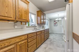 12621 SE 158th St, Renton, WA 98058 - Photo 9