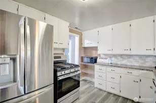 16027 W Division St, Mount Vernon, WA 98273 - Photo 11