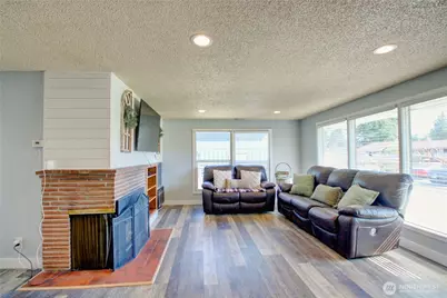 16027 W Division Street, Mount Vernon, WA 98273 - Photo 5