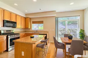 5583 Lakemont Blvd SE, Bellevue, WA 98006 - Photo 7