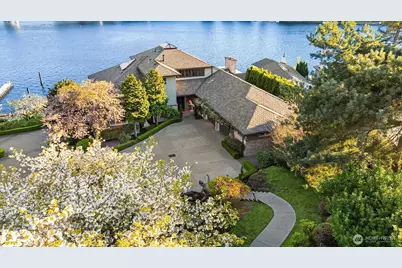 16 Enatai Drive, Bellevue, WA 98004 - Photo 3