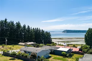 2735 Evening Glory Ct, Clinton, WA 98236 - Photo 1