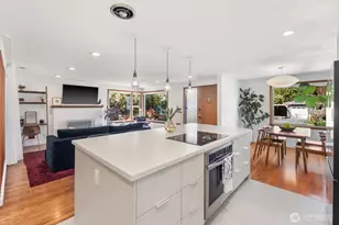 1253 NE 90th St, Seattle, WA 98115 - Photo 13