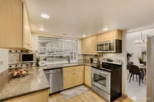 15703 SE 45th Ct, Bellevue, WA 98006 - Photo 9