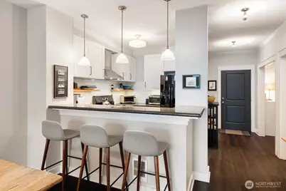 3217 Eastlake Avenue E #210, Seattle, WA 98102 - Photo 13