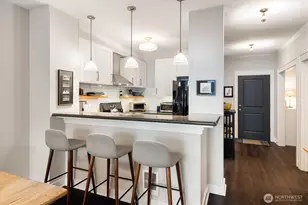 3217 Eastlake Ave E, Seattle, WA 98102 - Photo 13