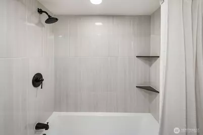 2556 10th Avenue W, Seattle, WA 98119 - Photo 31