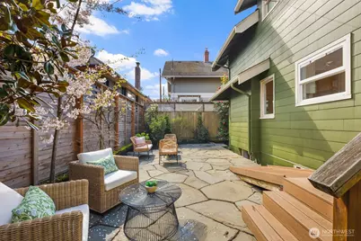 2556 10th Avenue W, Seattle, WA 98119 - Photo 35