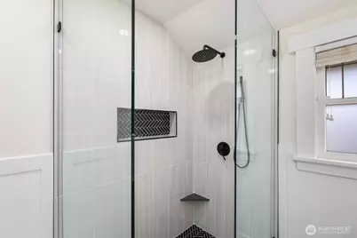 2556 10th Avenue W, Seattle, WA 98119 - Photo 23