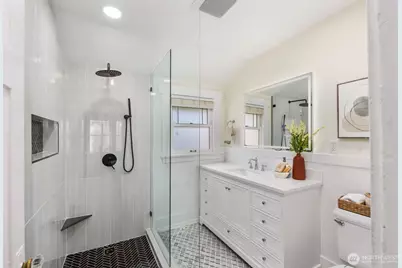 2556 10th Avenue W, Seattle, WA 98119 - Photo 21