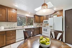 9602 NE 203rd St, Bothell, WA 98011 - Photo 5