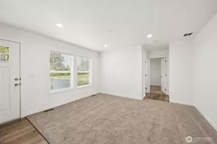 11510 E Riverside Dr, Bothell, WA 98011 - Photo 7