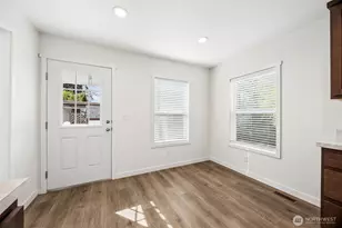 11510 E Riverside Dr, Bothell, WA 98011 - Photo 11