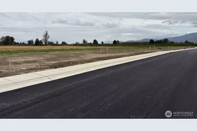 212 W 4th Street S, Everson, WA 98247 - Photo 1