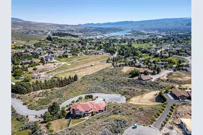 315 Mahogany Lane, Wenatchee, WA 98801 - Photo 3