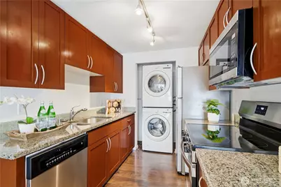 3045 20th Avenue W #403, Seattle, WA 98199 - Photo 9