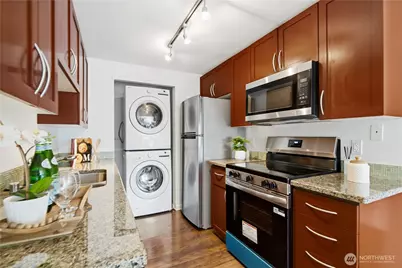 3045 20th Avenue W #403, Seattle, WA 98199 - Photo 9