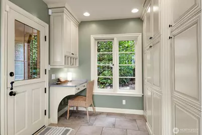 2686 44th Avenue W, Seattle, WA 98199 - Photo 11