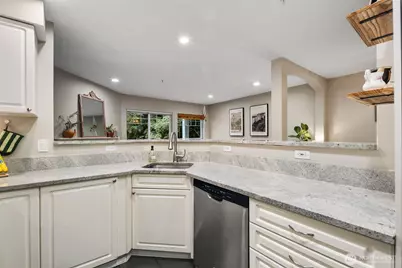 18501 SE Newport Way #H236, Issaquah, WA 98027 - Photo 9