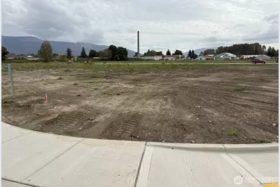 208 W 4th Street S, Everson, WA 98247 - Photo 3