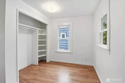 8553 Dayton Avenue N, Seattle, WA 98103 - Photo 13