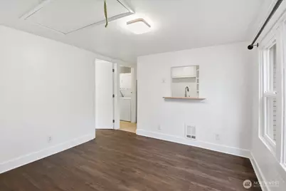 8553 Dayton Avenue N, Seattle, WA 98103 - Photo 21